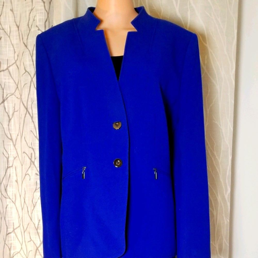 Blue Tahari Pant Suit set